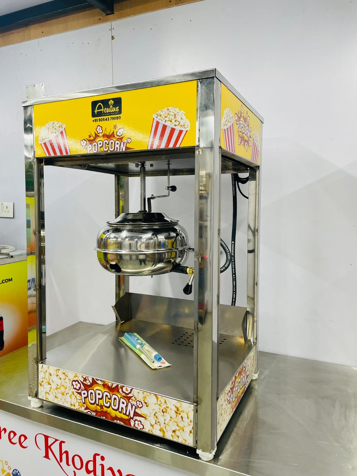 Table Top Electric Popcorn Machine, angled view