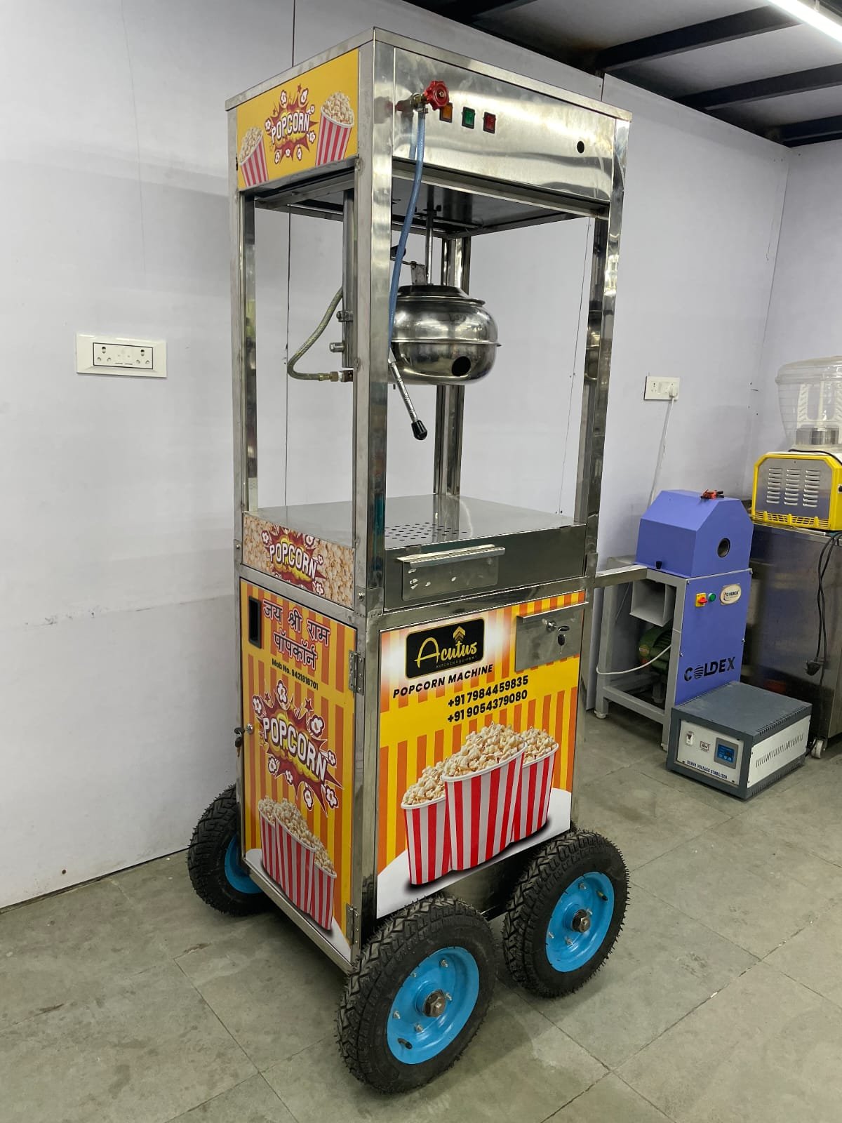 Popcorn Cart Gas, angled view