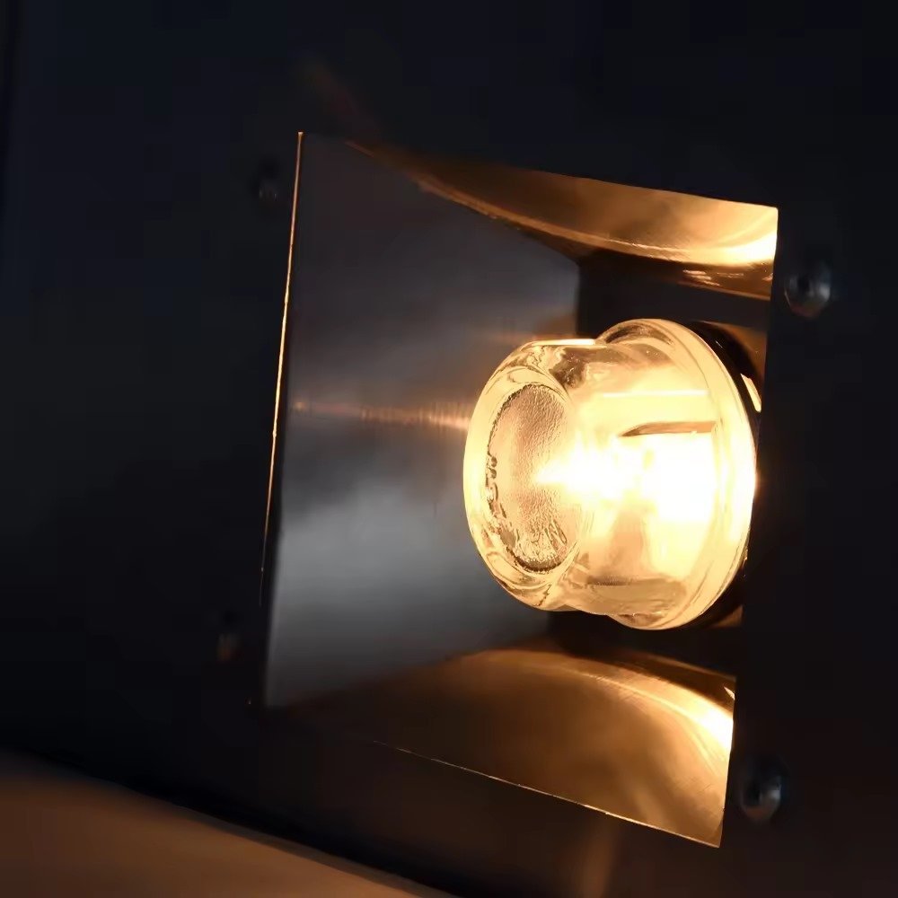 Internal chamber light of the electric pizza oven